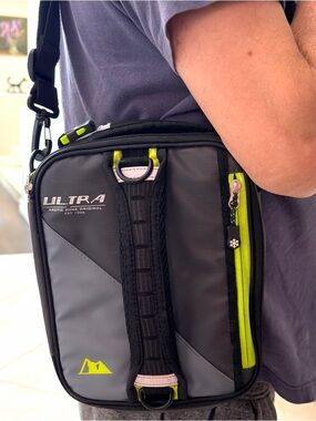 Two-Tone Green and Gray Arctic Zone Ultra lunch box